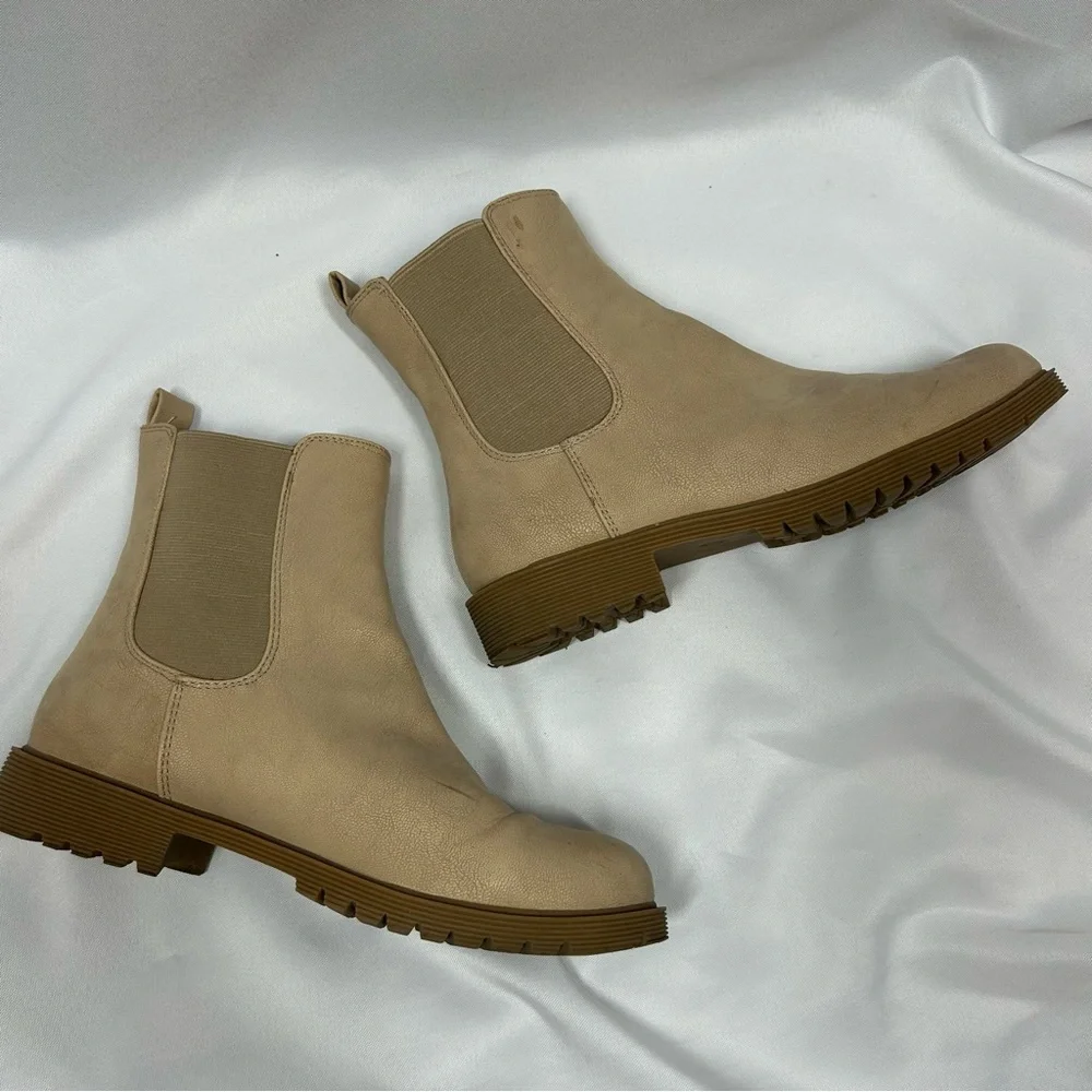 Loft | Chelsea Boots Fall Winter Beige Tan Women's Size 7.5